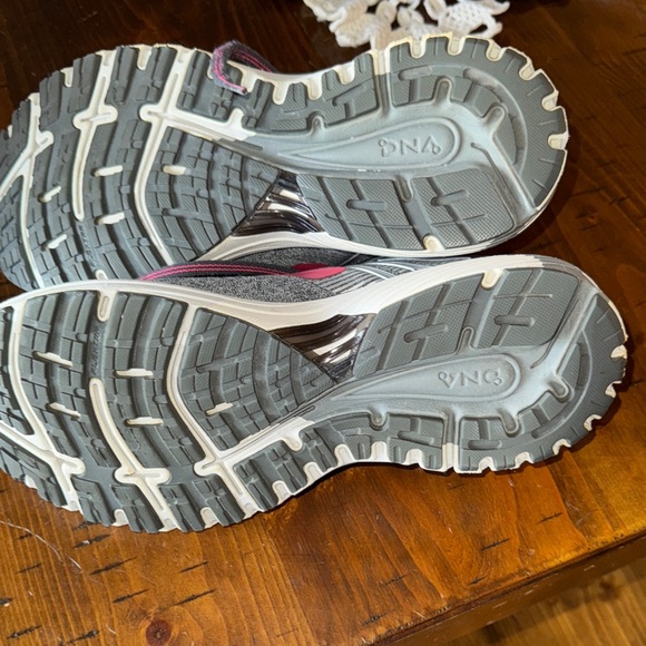 Brooks Women's Athletic Shoes in Gray and Red - Picture 9 of 9